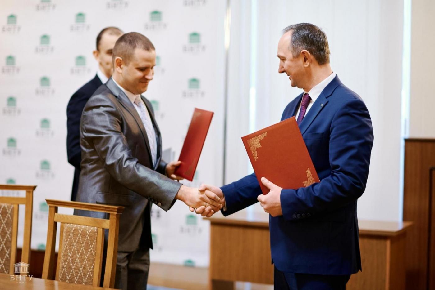 Ректор БНТУ подписал соглашение о сотрудничестве с Международным центром «SENSYS Engineering»